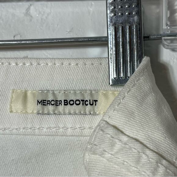 Jones New York Jeans, Size 10 Short. Mercer Bootcut. In excellent condition! - Picture 8 of 8